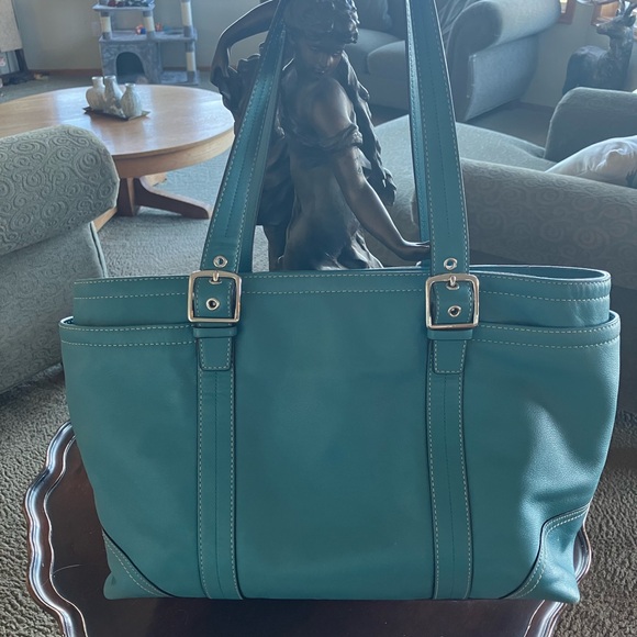 COACH ZIP UP TOTE AND WALLET TEAL COLOR IN GOOD PRE LOVED CONDITION - Picture 2 of 10
